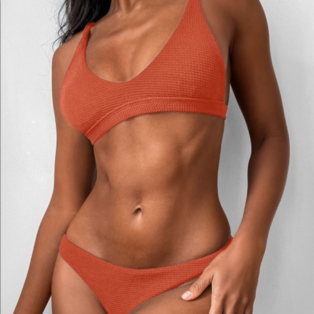 Low rise bikini